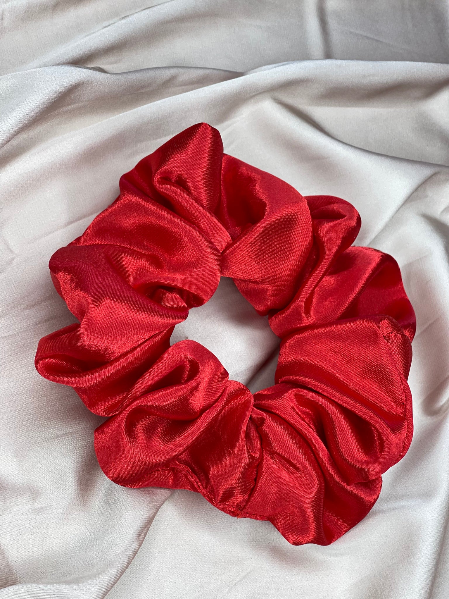 Red love XXL- silk scrunchie